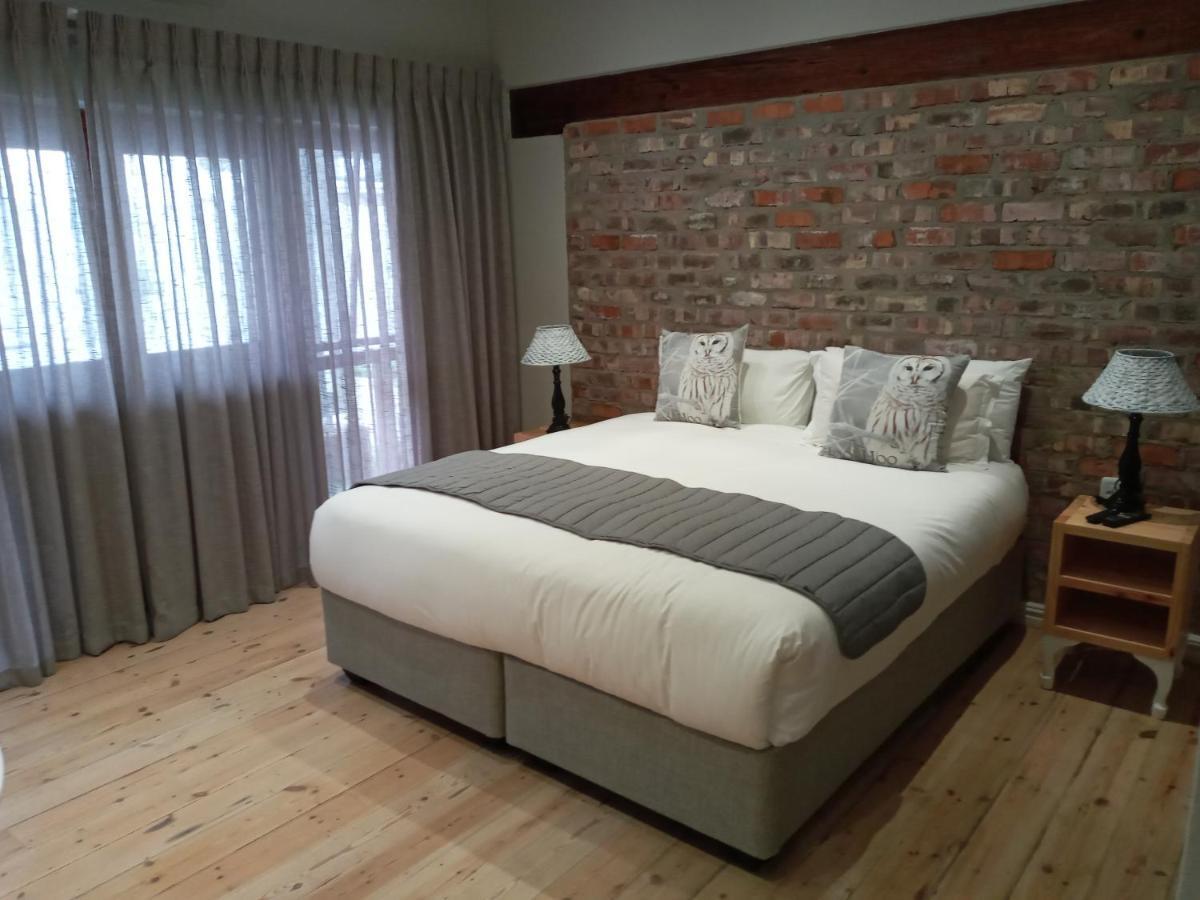Two Fat Owls Guesthouse George Esterno foto